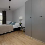 Unique Bright For 4 People Remote Work & Balcony Close To Pge By Renters * Warschau
