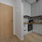 Unique Bright For 4 People Remote Work & Balcony Close To Pge By Renters