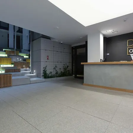 Unique Bright For 4 People Remote Work & Balcony Close To Pge By Renters * Warschau