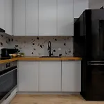 Unique Bright For 4 People Remote Work & Balcony Close To Pge By Renters *