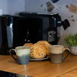 Διαμέρισμα Unique Bright For 4 People Remote Work & Balcony Close To Pge By Renters