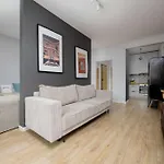 Unique Bright For 4 People Remote Work & Balcony Close To Pge By Renters Διαμέρισμα