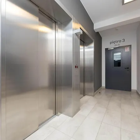 Unique Bright For 4 People Remote Work & Balcony Close To Pge By Renters Varşova