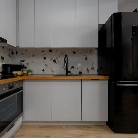 Unique Bright For 4 People Remote Work & Balcony Close To Pge By Renters *