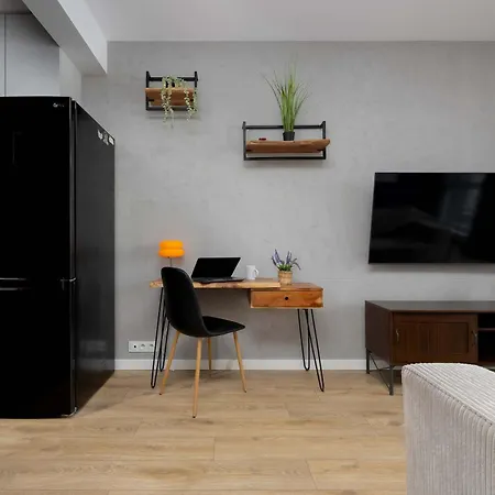 Unique Bright For 4 People Remote Work & Balcony Close To Pge By Renters