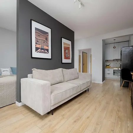 Unique Bright For 4 People Remote Work & Balcony Close To Pge By Renters Apartment