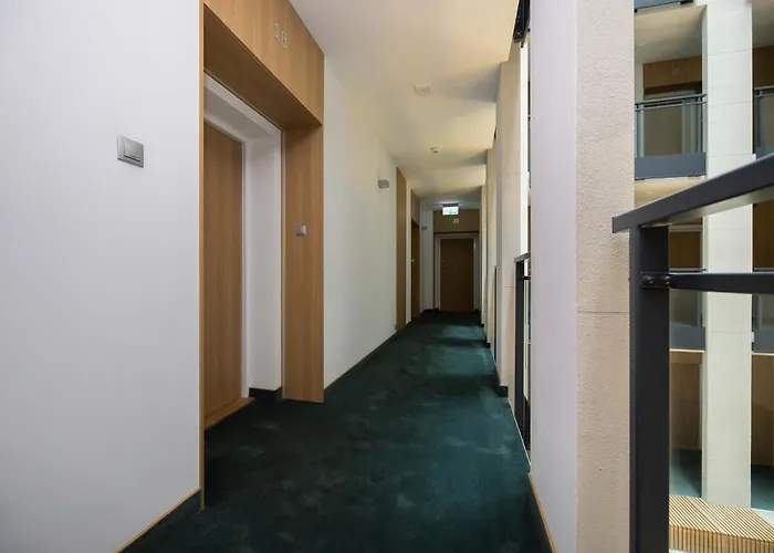 Unique Bright For 4 People Remote Work & Balcony Close To Pge By Renters *