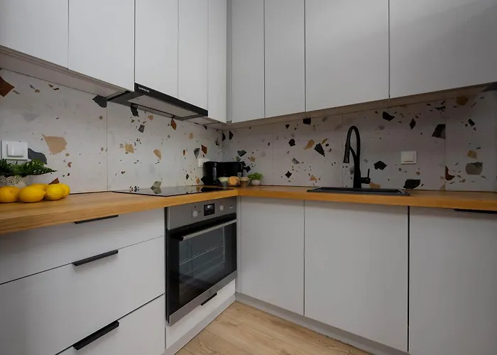 Unique Bright For 4 People Remote Work & Balcony Close To Pge By Renters Βαρσοβία