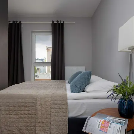 Unique Bright For 4 People Remote Work & Balcony Close To Pge By Renters Apartament